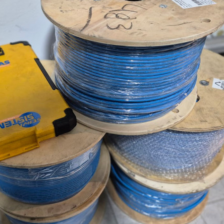 Carrete de 305 - Siemon Cat 6A F/UTP – Cable blindado 10GBASE-T para redes IP y PoE - Color Azul - 9A6L4-A5-06 Siemon - 2